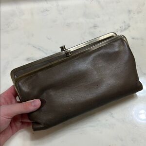 HOBO Clutch
